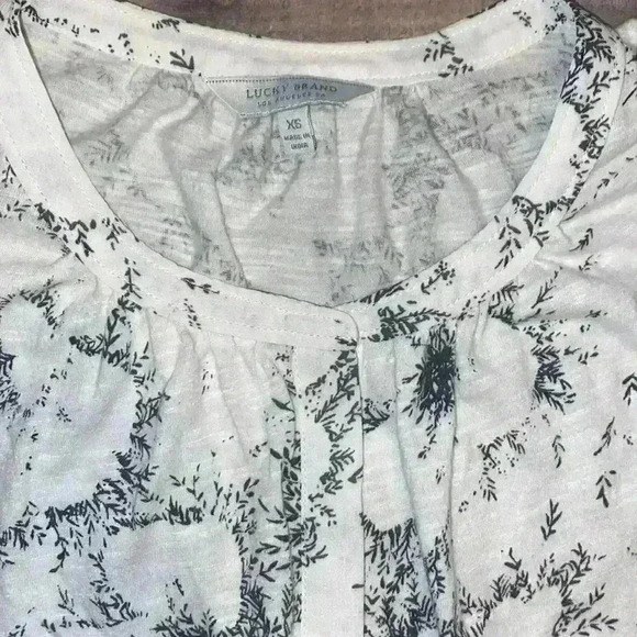 Lucky Brand top size Xsmall - Picture 2 of 4